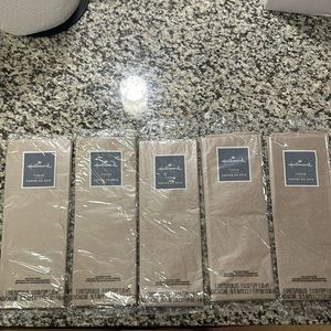 Hallmark tissue paper (5 pack)